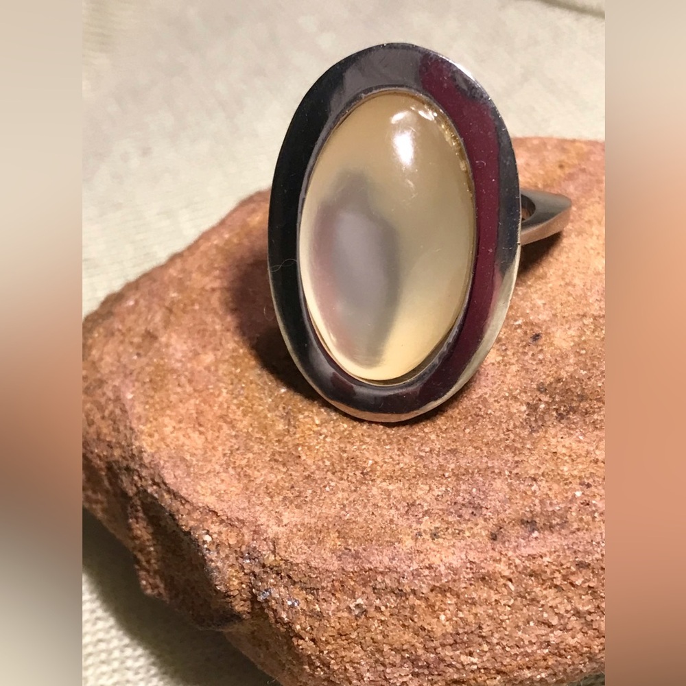 Mid Century hand made Silver Coloured and Cream Stone Ring High shine metal